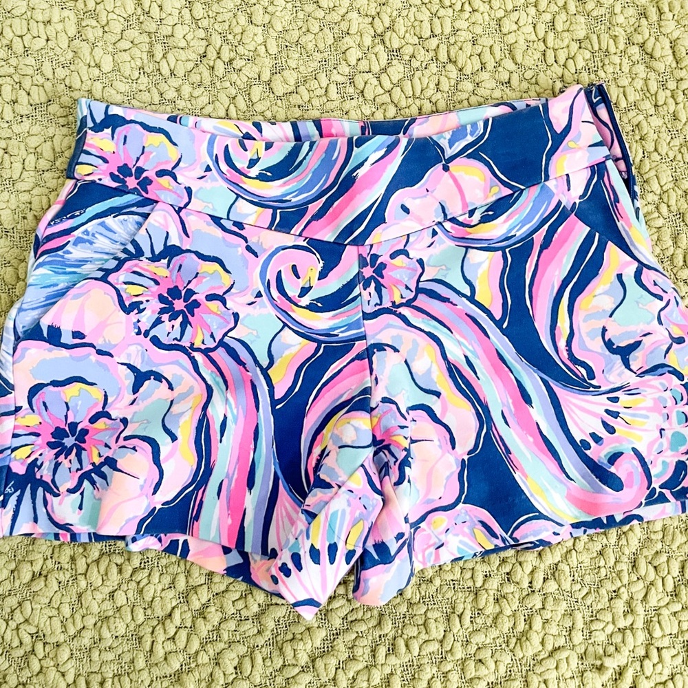 Lilly pulitzer shorts (fited)